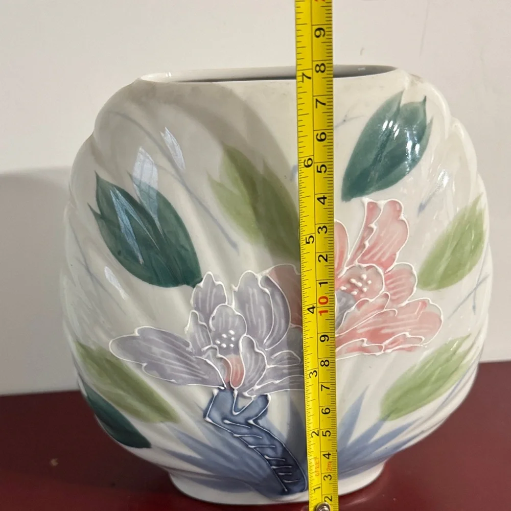 Handpainted Floral Porcelain Vase: Scalloped Edge, Made in Japan